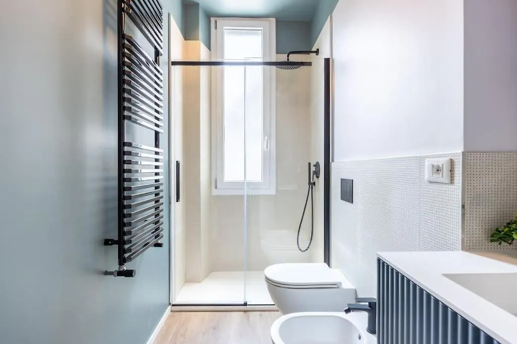 City Life-Duomo, Design Apartment With Terrace Milano 0*,  İtalya